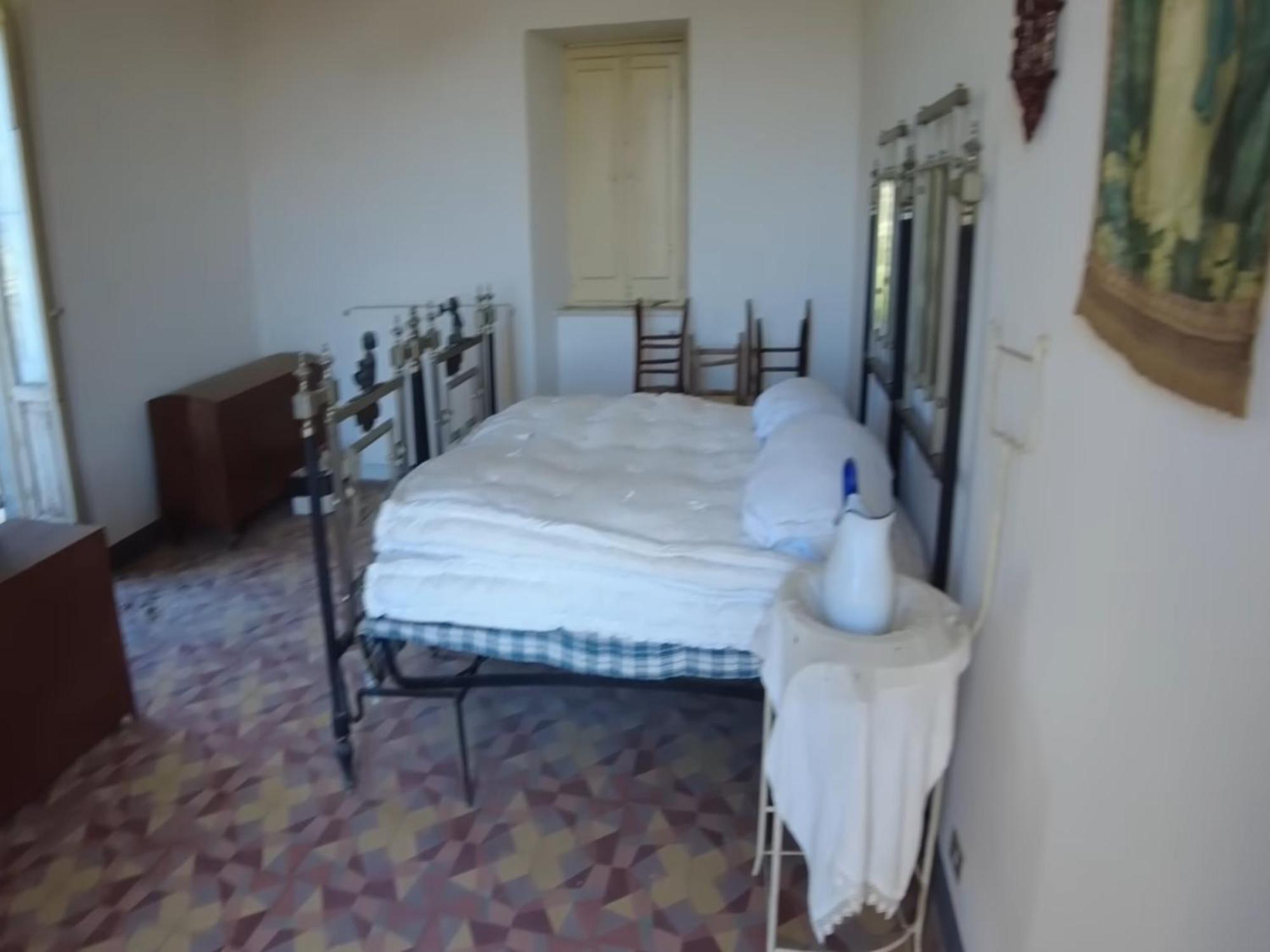 Elegant Manor Staycation Escape Appartamento